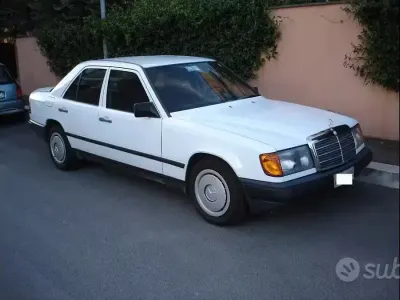 Usata Mercedes E250 1988 Bianco Berlina