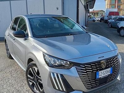 Usata Peugeot 208 Allure 100 CV (73 kW) 2025 Nero Utilitaria