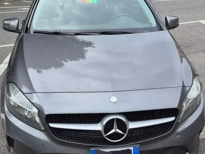 Usata Mercedes A160 90 CV (66 kW) 2016 Grigio Berlina