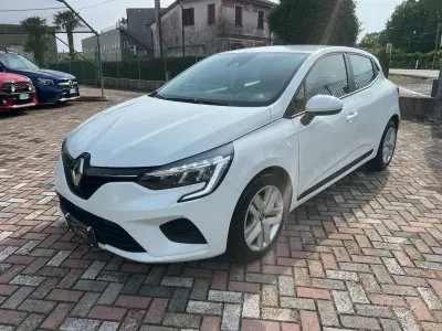 Brugt Renault Clio V Business 86 HK (63 kW) 2022 Hvid Sedan