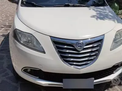 Usata Lancia Ypsilon 85 CV (62 kW) 2013 Bianco Utilitaria
