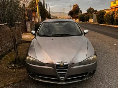Usata Alfa Romeo 147 116 CV (85 kW) 2007 Grigio Utilitaria