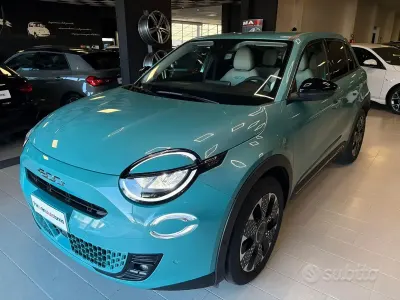 Nuova Fiat 600 La Prima 110 CV (80 kW) 2025 Blu/azzurro SUV