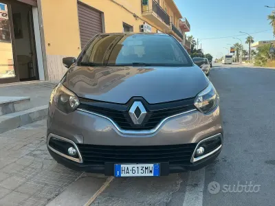 Usata Renault Captur 90 CV (66 kW) 2013 Grigio SUV