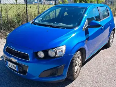 Usata Chevrolet Aveo 86 CV (63 kW) 2012 Bluazzurro Berlina