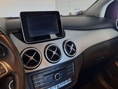 Usata Mercedes B180 109 CV (80 kW) 2015 Monovolume