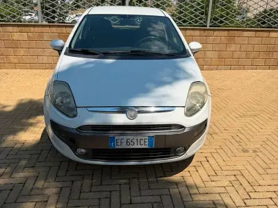 Usata Fiat Punto Evo S 95 CV (69 kW) 2010 Bianco Utilitaria