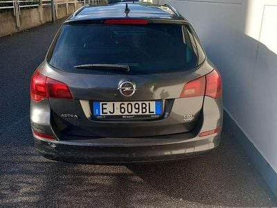 Usata Opel Astra Cosmo 110 CV (80 kW) 2011 Station wagon