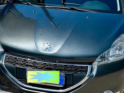 Usata Peugeot 208 Active 68 CV (50 kW) 2015 Grigio Utilitaria