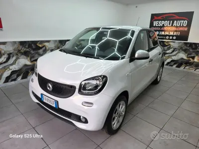 Usata Smart ForFour 71 CV (52 kW) 2017 Bianco Utilitaria