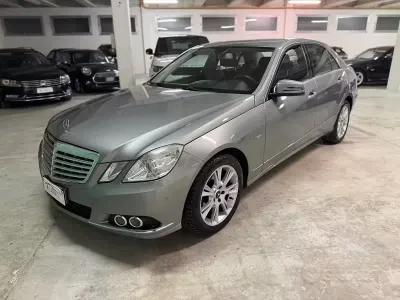 Usata Mercedes E250 Elegance 204 CV (150 kW) 2009 Marrone Berlina