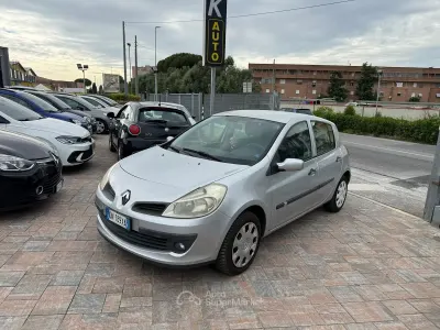 Gebraucht Renault Clio II 68 PS (50 kW) 2008 Limousine