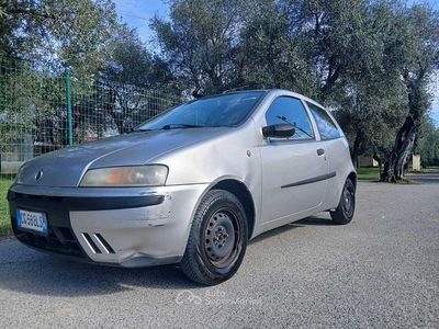 Usata Fiat Punto 60 CV (44 kW) 2003 Argento Utilitaria