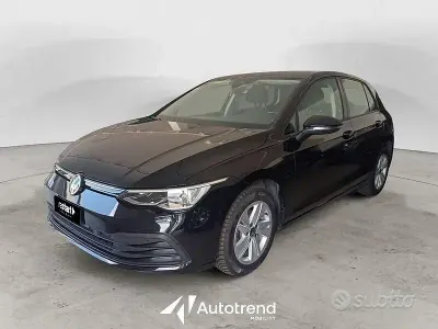 Usata VW Golf VIII Life 116 CV (85 kW) 2022 Nero Berlina