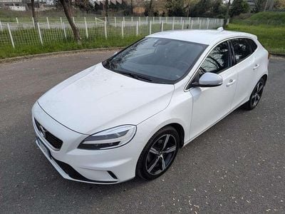 Usata Volvo V40 R-Design 120 CV (88 kW) 2018 Bianco Station wagon