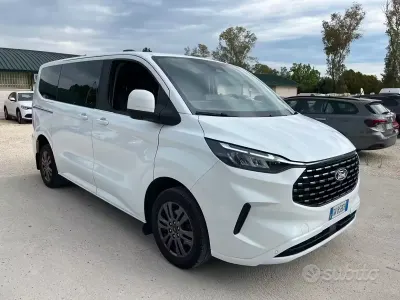 Usata Ford Tourneo Custom 150 CV (110 kW) 2024 Bianco Furgone