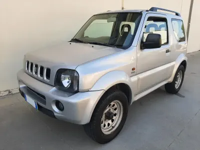 Usata Suzuki Jimny 85 CV (62 kW) 2005 Argento SUV