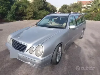 Usata Mercedes E320 197 CV (144 kW) 2001 Grigio Station wagon
