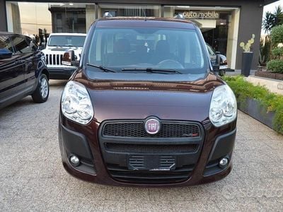 Usata Fiat Doblò Dynamic 104 CV (76 kW) 2011 Rosso Monovolume