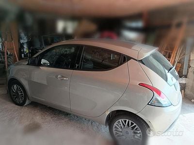 Usata Lancia Ypsilon 95 CV (69 kW) 2012 Utilitaria