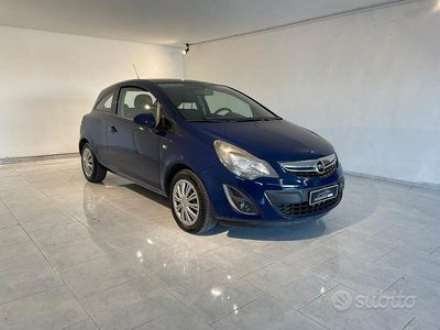 Usata Opel Corsa Edition 85 CV (62 kW) 2014 Blu Berlina
