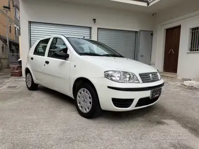 Gebraucht Fiat Punto 60 PS (44 kW) 2010 Weiß Kleinwagen