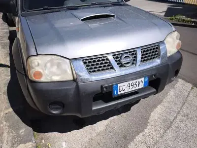 Usata Nissan King S 133 CV (97 kW) 2003 Grigio Pick-up