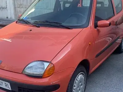 Usata Fiat 600 39 CV (28 kW) 1998 Arancione Berlina