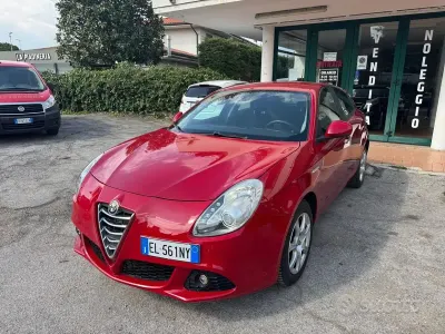 Gebraucht Alfa Romeo Giulietta Exclusive 105 PS (77 kW) 2012 Rot Kleinwagen