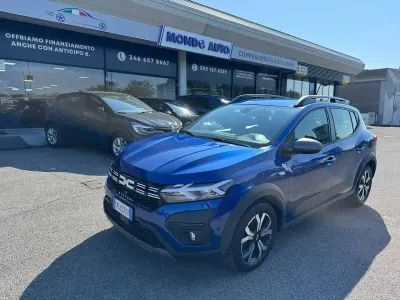 Begagnad Dacia Sandero Expression 101 HK (74 kW) 2023 Blå Sedan