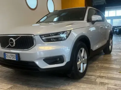 Usata Volvo XC40 Business Edition 150 CV (110 kW) 2019 Azzurro SUV