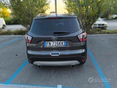 Usata Ford Kuga 120 CV (88 kW) 2018 Nero SUV