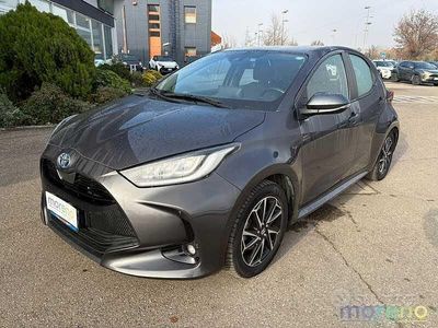 Usata Toyota Yaris Hybrid Trend 116 CV (85 kW) 2022 Grigio Utilitaria