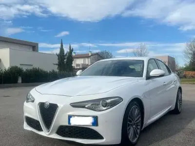 Usata Alfa Romeo Giulia Business 180 CV (132 kW) 2018 Bianco Berlina