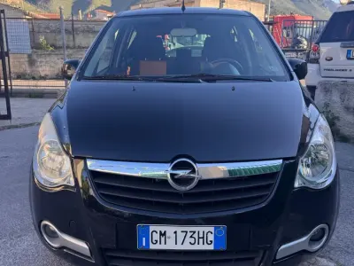 Usata Opel Agila Enjoy 75 CV (55 kW) 2009 Nero Utilitaria