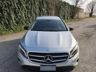 Usata Mercedes GLA220 170 CV (125 kW) 2015 Grigio SUV