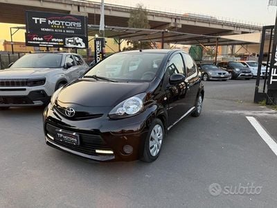 Brugt Toyota Aygo 68 HK (50 kW) 2013 Sort Hatchback