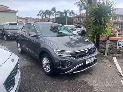 Usata VW T-Roc Style 149 CV (109 kW) 2022 Grigio SUV