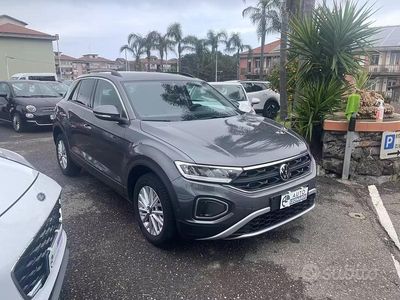 Usata VW T-Roc Style 150 CV (110 kW) 2022 Grigio SUV