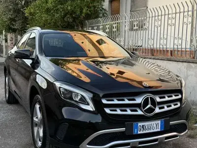Usata Mercedes GLA200 AMG 136 CV (100 kW) 2019 Nero SUV