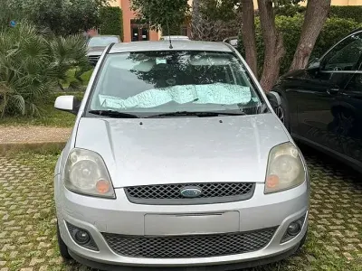 Usata Ford Fiesta 80 CV (58 kW) 2008 Grigio Utilitaria