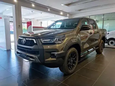 Nuova Toyota HiLux 203 CV (149 kW) 2025 Pick-up