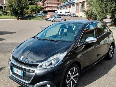 Nero Usata 2016 Peugeot 208 Allure Utilitaria | 7800 € (Cara)