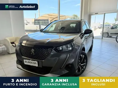 Usata Peugeot 2008 Allure 110 CV (80 kW) 2021 Grigio / gray SUV