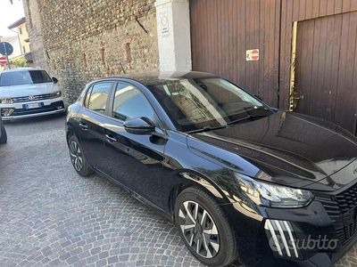 Usata Peugeot 208 Active 75 CV (55 kW) 2024 Nero Utilitaria