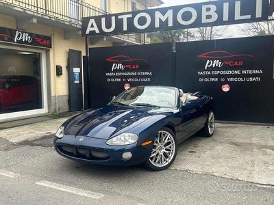 Usata Jaguar XK8 284 CV (208 kW) 2001 Blu Cabrio