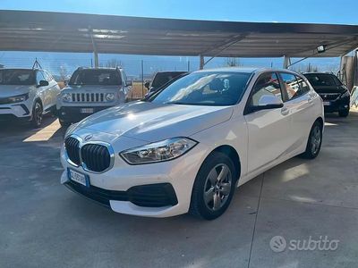 Usata BMW 116 Advantage 116 CV (85 kW) 2022 Bianco Utilitaria