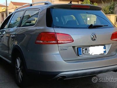 Usata VW Passat 170 CV (125 kW) 2012 Grigio Station wagon