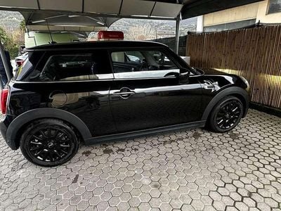 Usata Mini ONE 75 CV (55 kW) 2020 Nero Utilitaria
