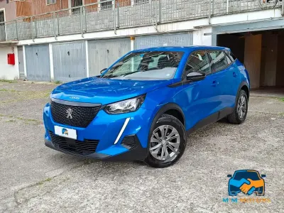 Begagnad Peugeot 2008 Allure 102 HK (75 kW) 2023 Blå SUV